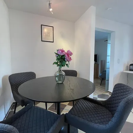 Violine2 Am Bahnhof-city